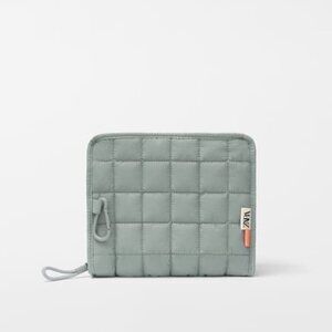 New Zara QUILTED TOILETRY BAG Moss Green